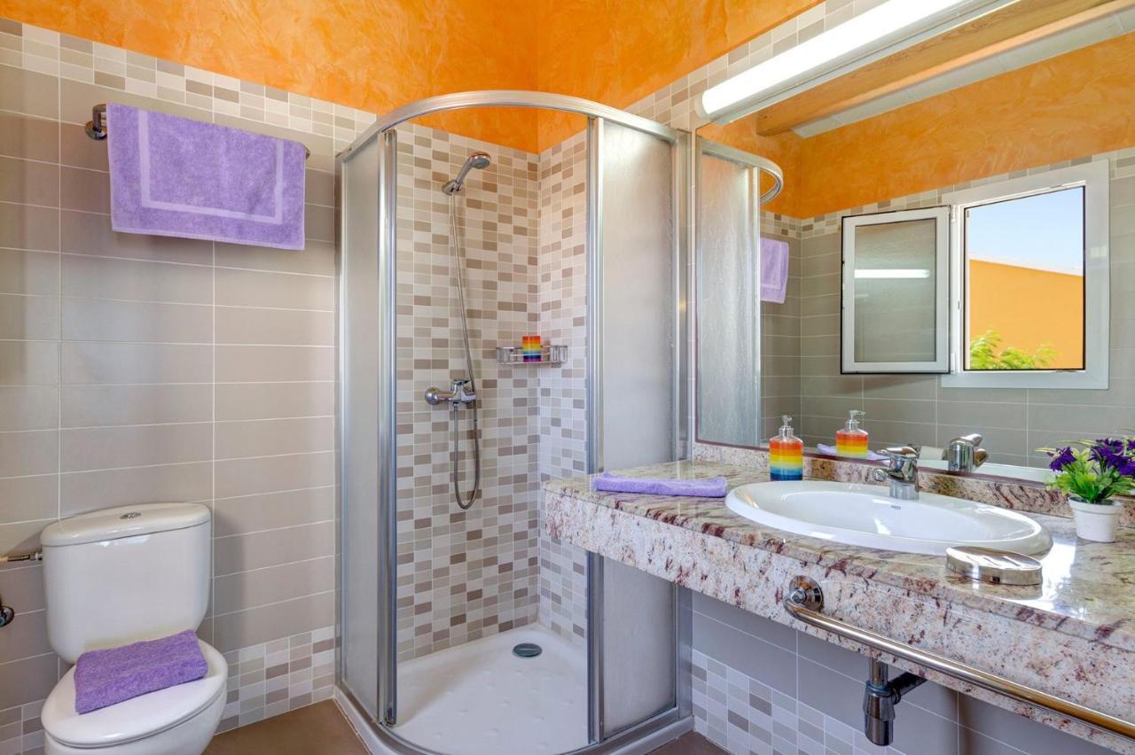 Gris 4 Bedroom Villa, Cala'N Forcat كالا إن بلانيس المظهر الخارجي الصورة
